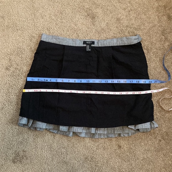 Forever 21 black and white plaid/square like pattern pleated mini skirt, US 30 - Picture 10 of 13